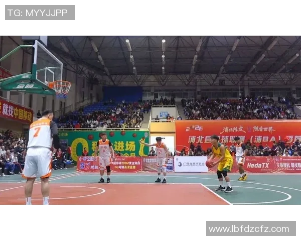 今日焦点战揭幕篮球八卦激烈对决赛场内外热议不断 今日焦点战揭幕篮球八卦激烈对决赛场内外热议不断